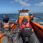 Ombak Besar Seret Pria Yang Mancing Di Pantai Kelingking Bali