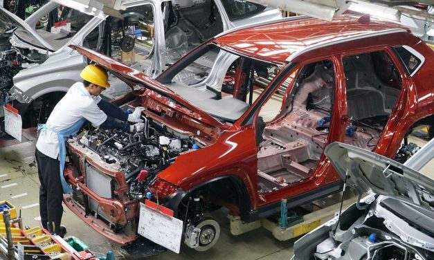 Transformasi Pabrik Otomotif Menuju Produksi Berkelanjutan