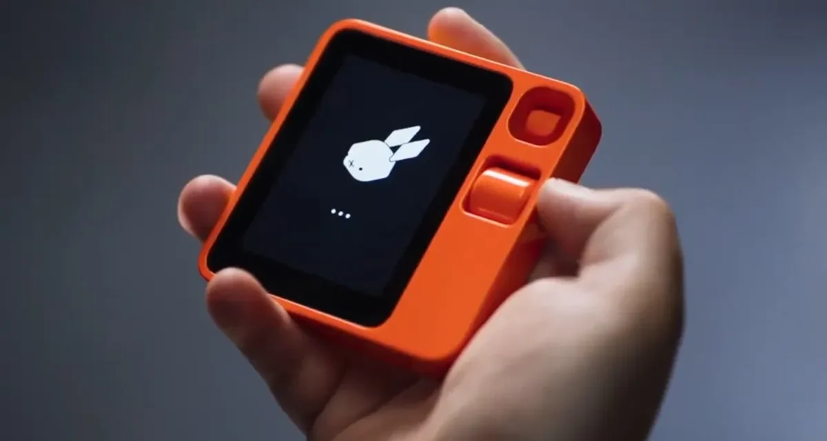Perangkat Rabbit R1 Mirip Gameboy Dalam Beberapa Aspek
