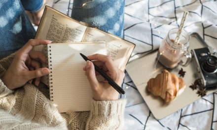 Hobi Menulis Bisa Hasilkan Cuan Tambahan? Ini Dia Ragam Tips