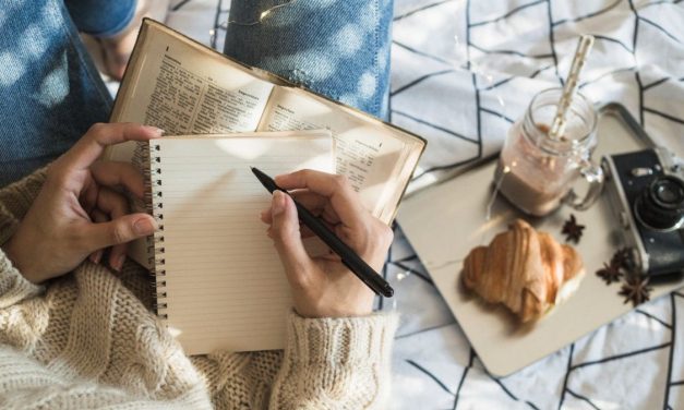 Hobi Menulis Bisa Hasilkan Cuan Tambahan? Ini Dia Ragam Tips