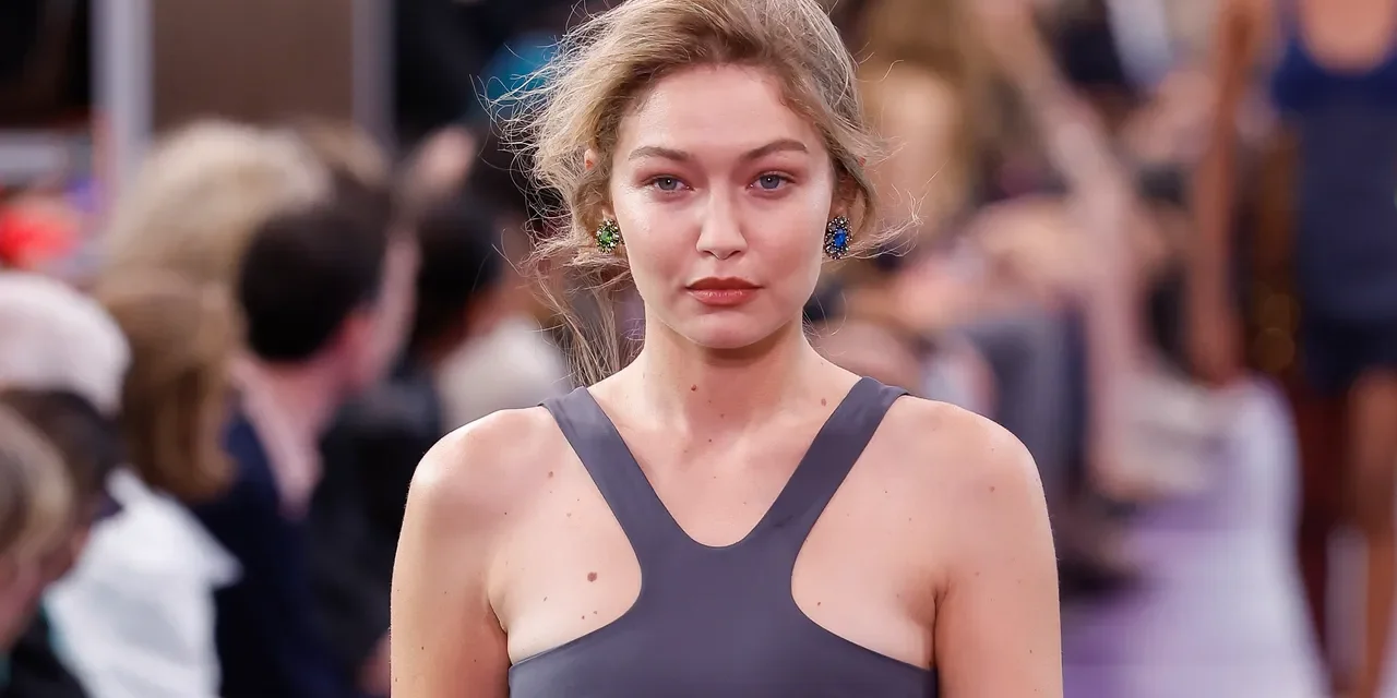 Fashion Goals! Gigi Hadid Pamer OOTD Musim Panas Stylish