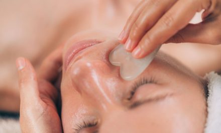 Alat Pijat Wajah, Gua Sha, Apa Manfaatnya?