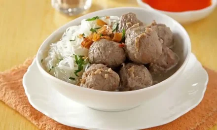 Bakso Sapi Lezat Dan Hangat, Cocok Sekali Untuk Berbuka Puasa